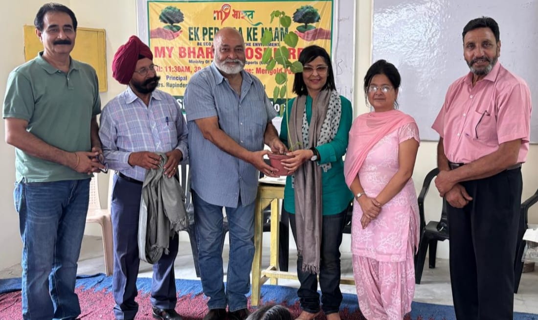 ਇਕ ਰੁੱਖ ਮਾਂ ਦੇ ਨਾਮ`` ਪੇਟਿੰਗ ਮੁਕਾਬਲੇ ਵਿੱਚ 8ਵੀਂ, 9ਵੀਂ ਅਤੇ 10ਵੀਂ ਦੇ 48 ਵਿਦਿਆਰਥੀਆਂ ਨੇ ਭਾਗ ਲਿਆ